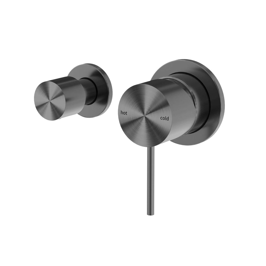 Nero Mecca Shower Mixer With Horizontal 2 Way Divertor Gun Metal Shower Nero