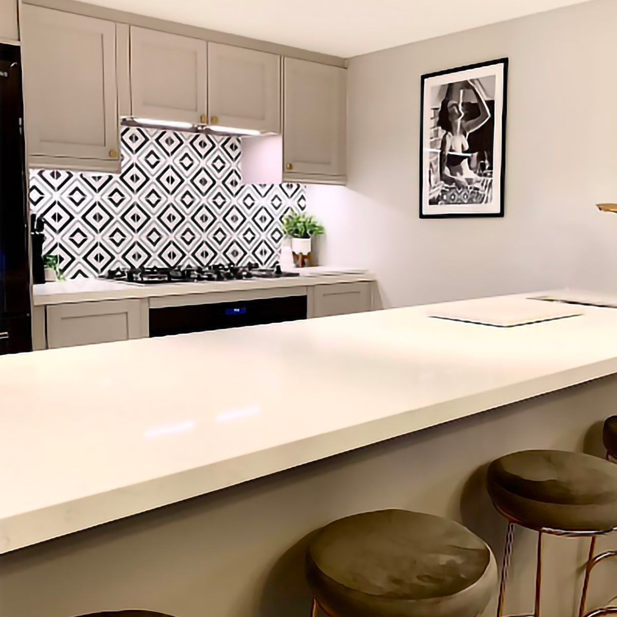 The Benefits of Using Splashback Tiles in Your Kitchen