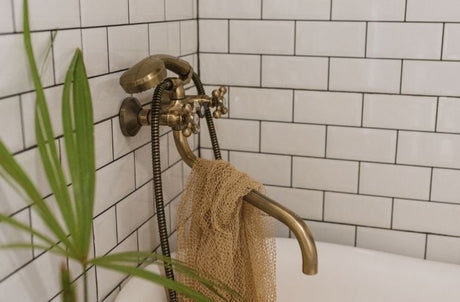 white-wall-tiles-bathroom