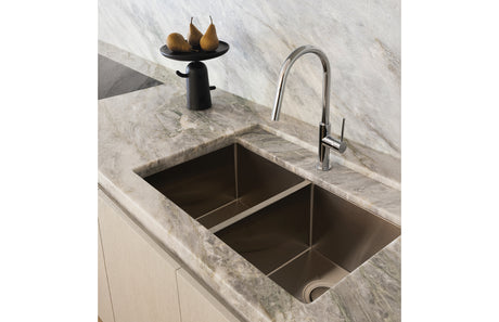 lifestyle_VS7105-00-1_310-2002-51_Vivid_Slimline_Pull_Out_Sink_Mixer_2_RGB